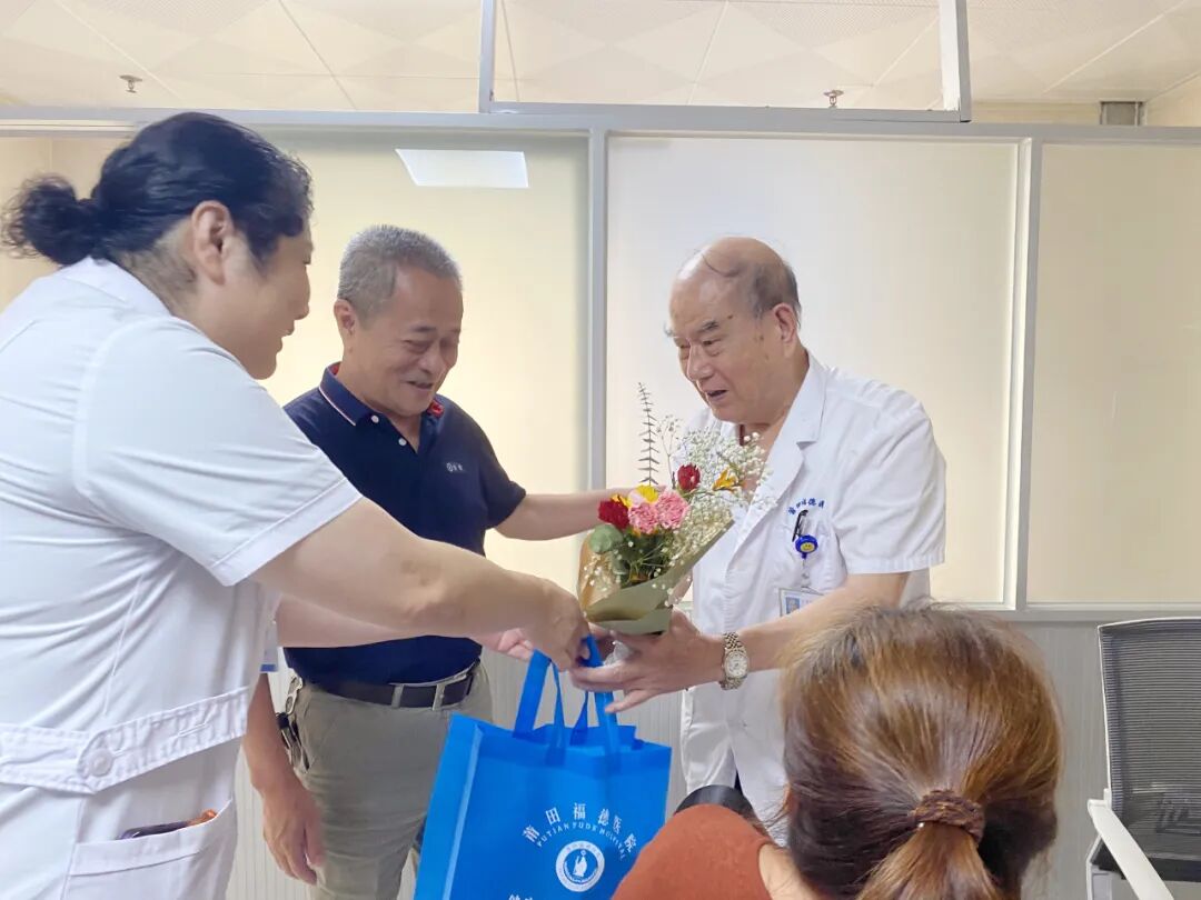 福德医院隆重庆祝第八个中国医师节 